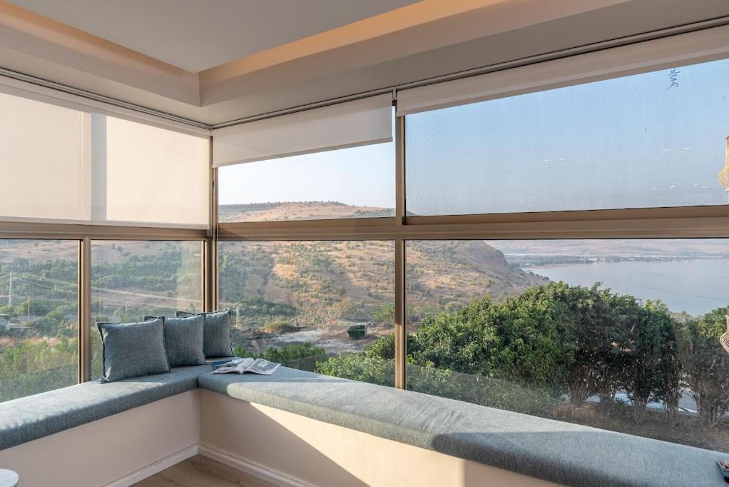 L.T.D Luxury Apartments 4 Bedroom Panoramic View Тиберия Екстериор снимка