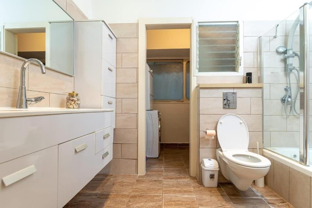 L.T.D Luxury Apartments 4 Bedroom Panoramic View Тиберия Екстериор снимка